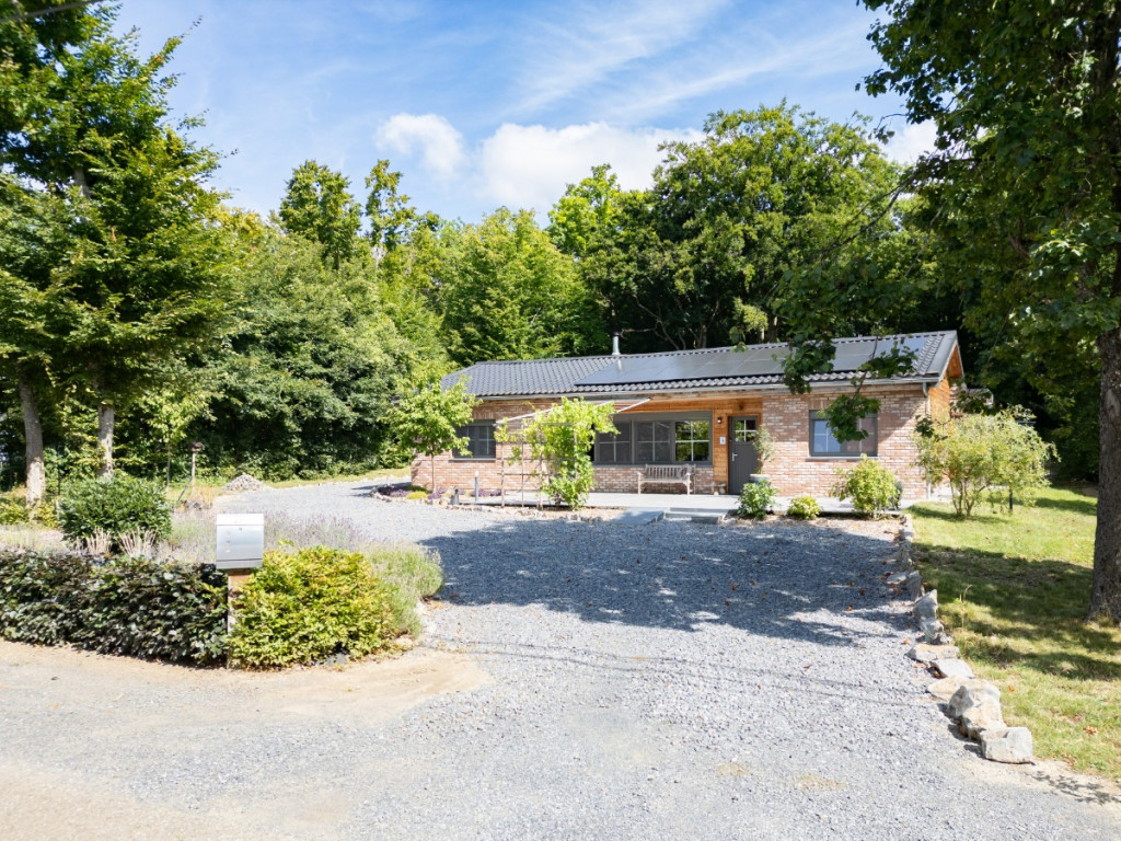 avenue du Grand Nichet - 42 - - 5570