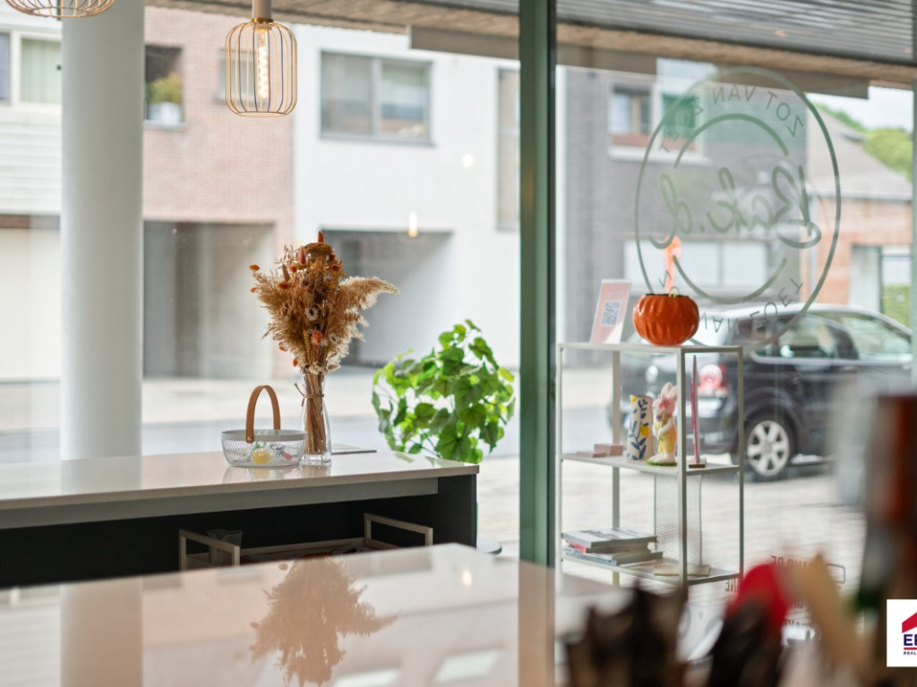 Veldstraat - 37 - - 9910