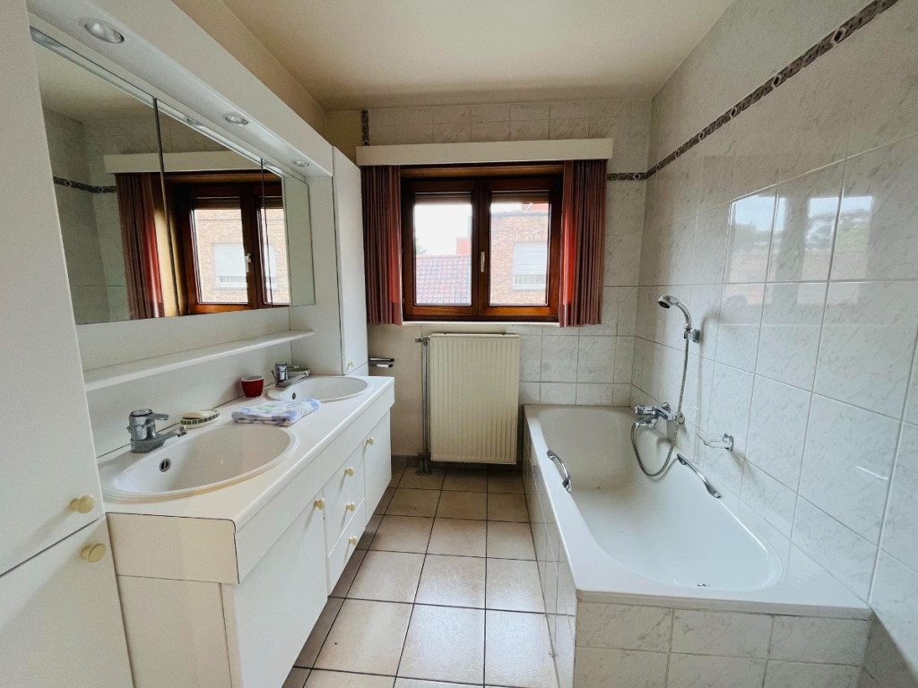 Roodbaardstraat - 1 - 0102 - 8560