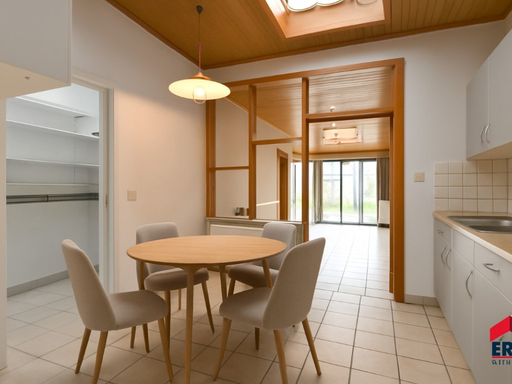 Pastoor De Nevestraat - 55 - - 9900