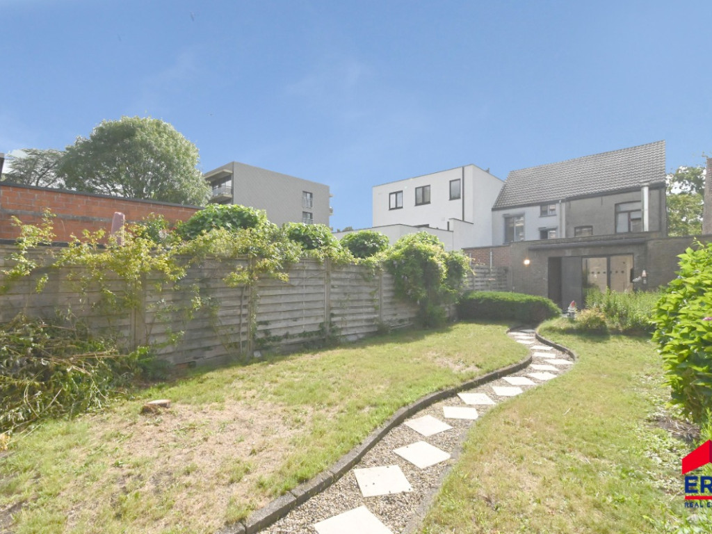 Pastoor De Nevestraat - 55 - - 9900