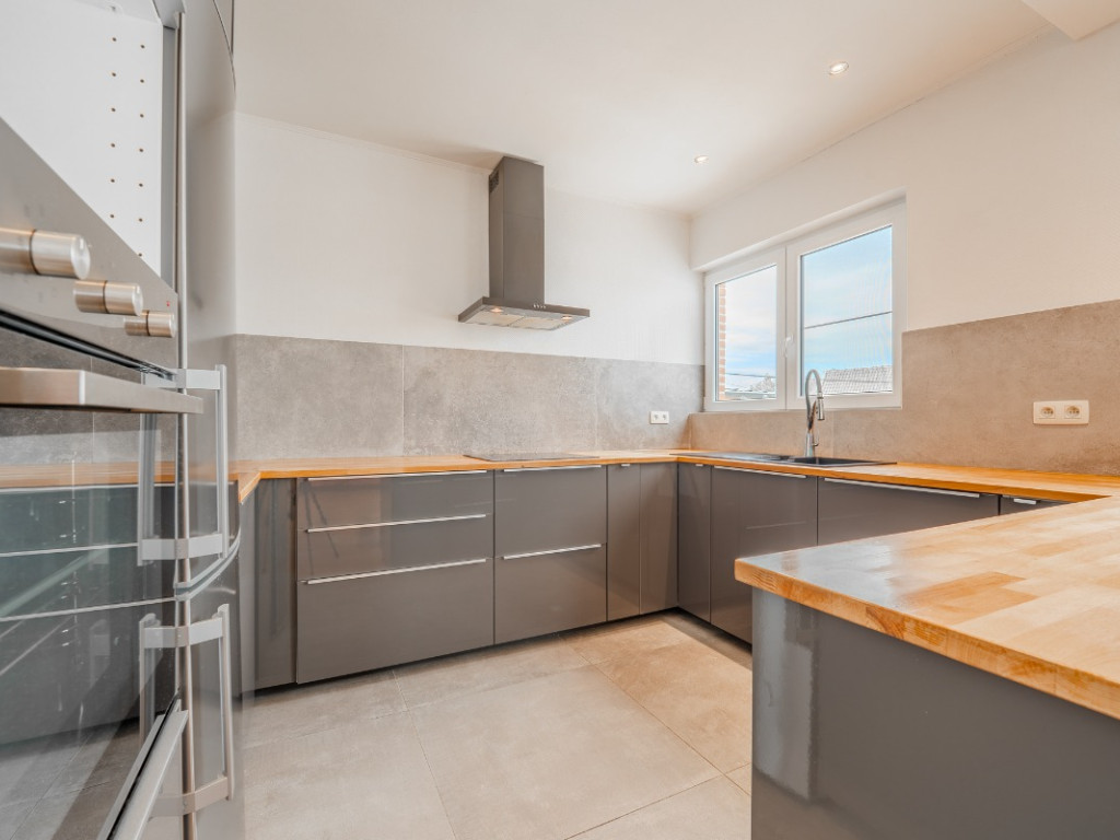 Place du Souvenir - 12 - 11 - 4100