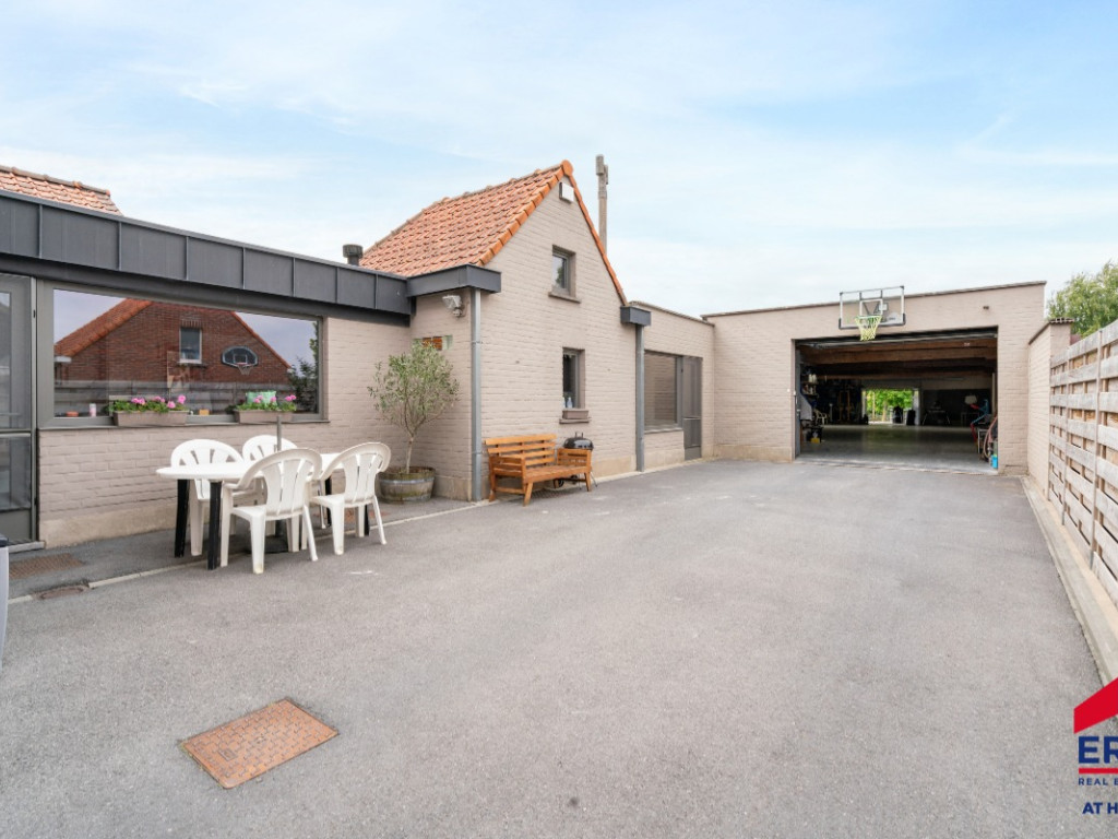 Gullegemsestraat - 106 - - 8880