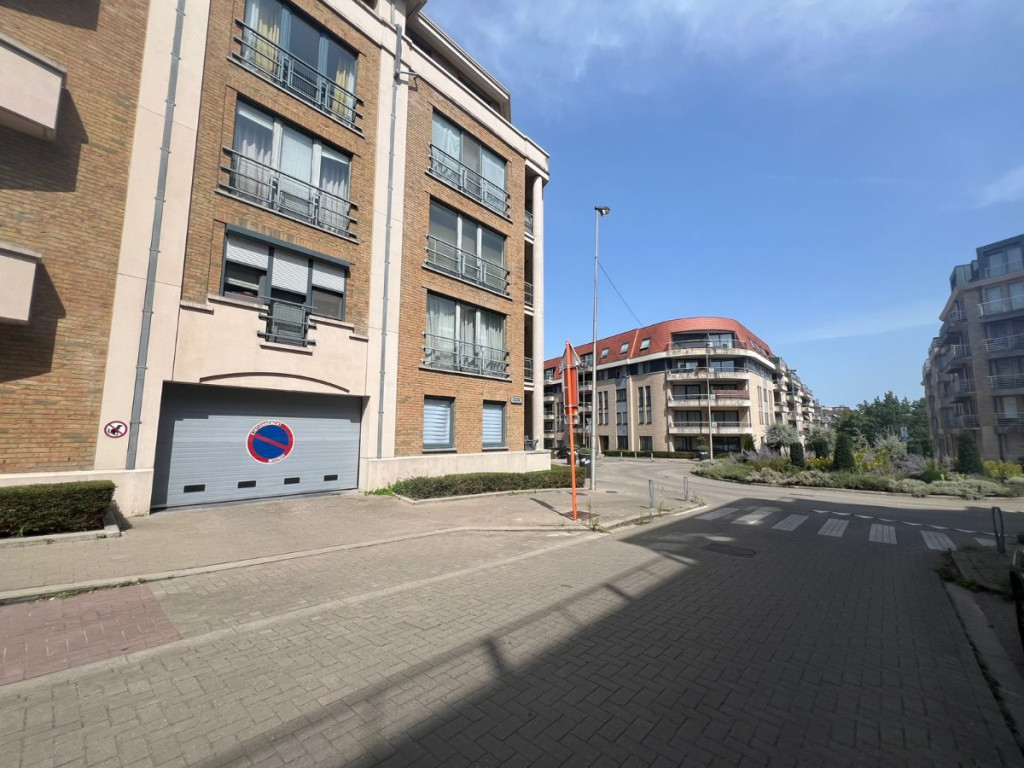 AVENUE DU CALABRE - 7 - - 1200
