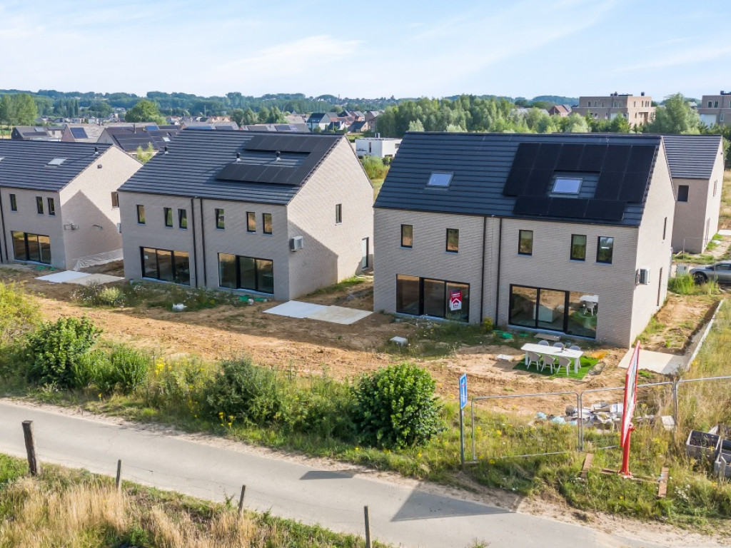 Trotstraat - 18 - - Lot 008 - 9550