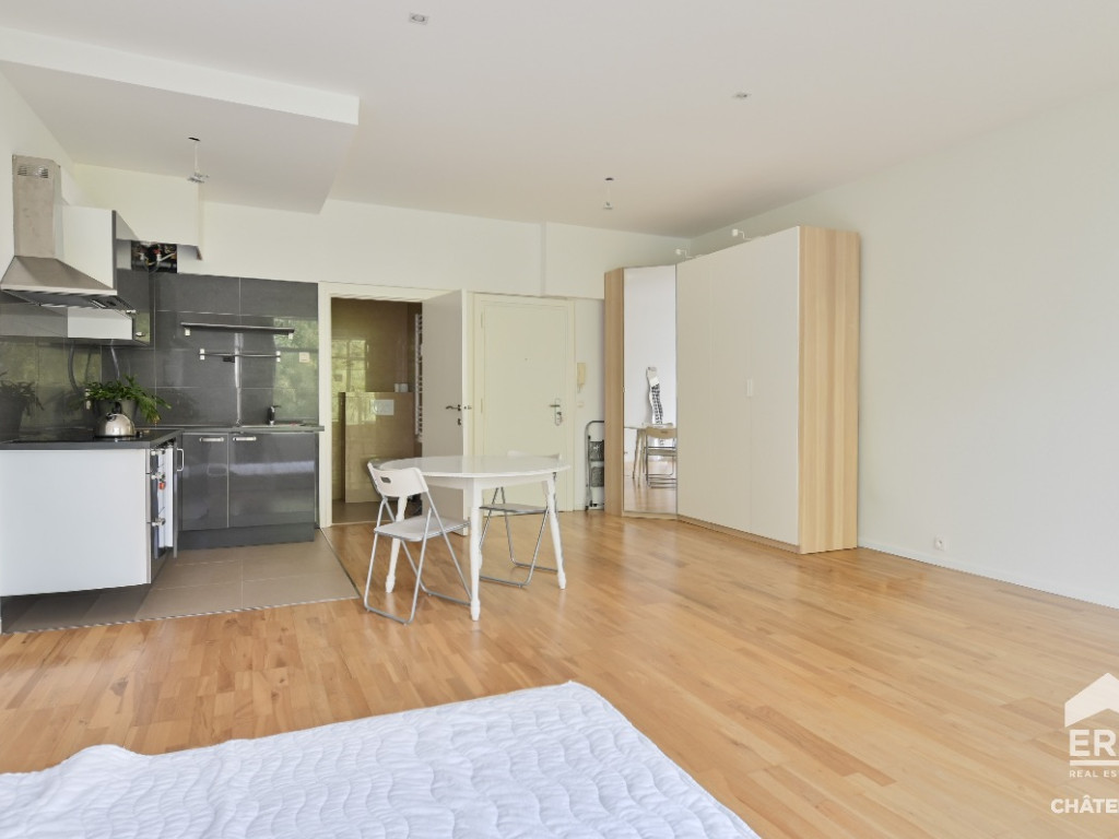 Rue de Hennin - 79 - - 1050