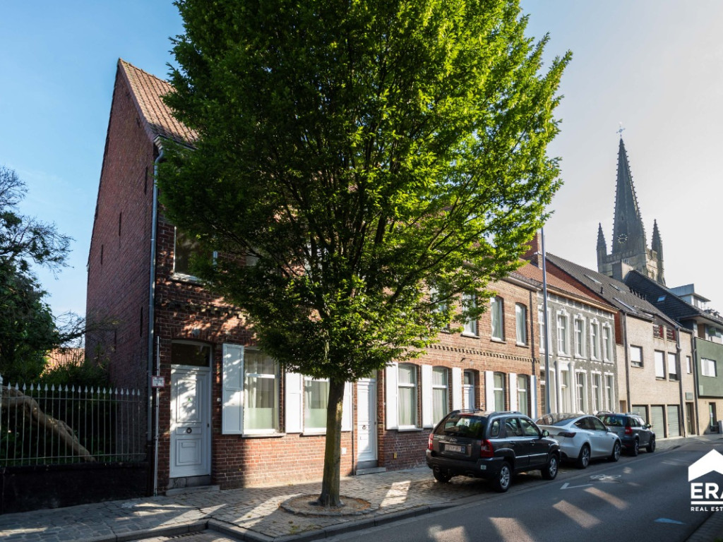 Hoogstraat - 8 - - 8800