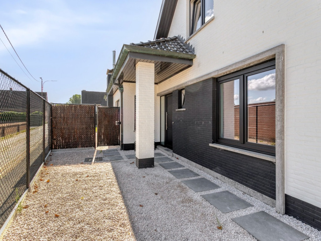 Schoolweg - 2 - - 9750