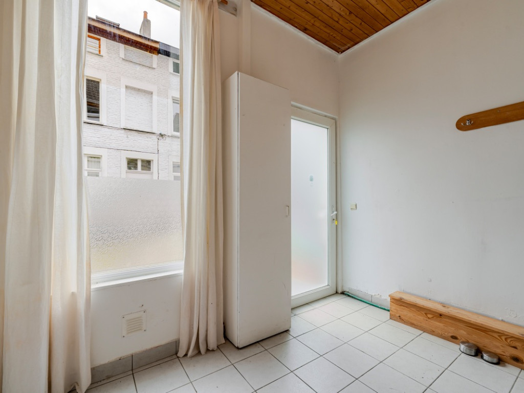 Zwaluwstraat - 21 - - 9000