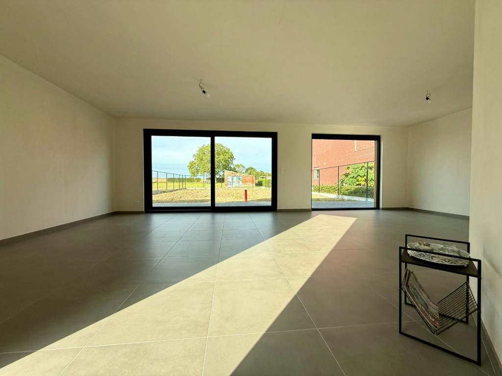 Menenstraat - 244 - - 8980