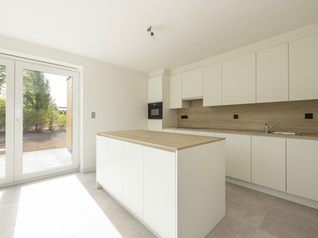 Ti Van Schellestraat - 14-15-16 - - Lot 101 - 2323