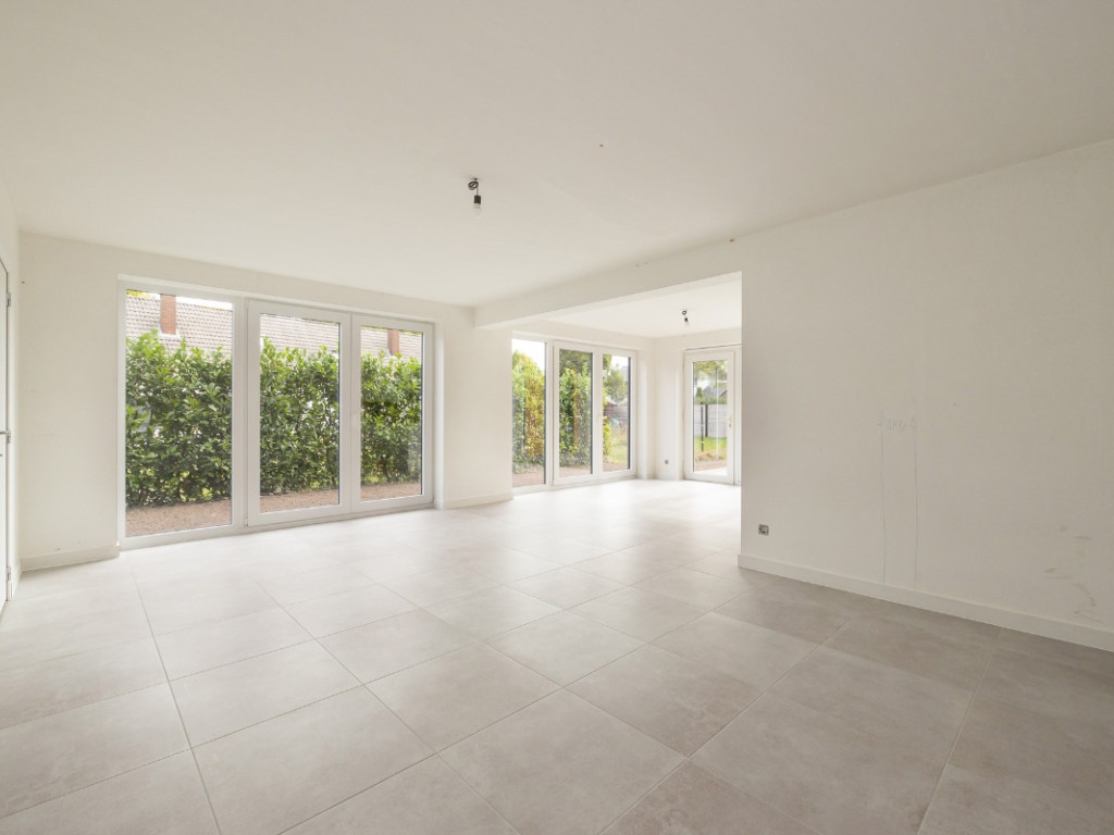 Ti Van Schellestraat - 14-15-16 - - Lot 101 - 2323