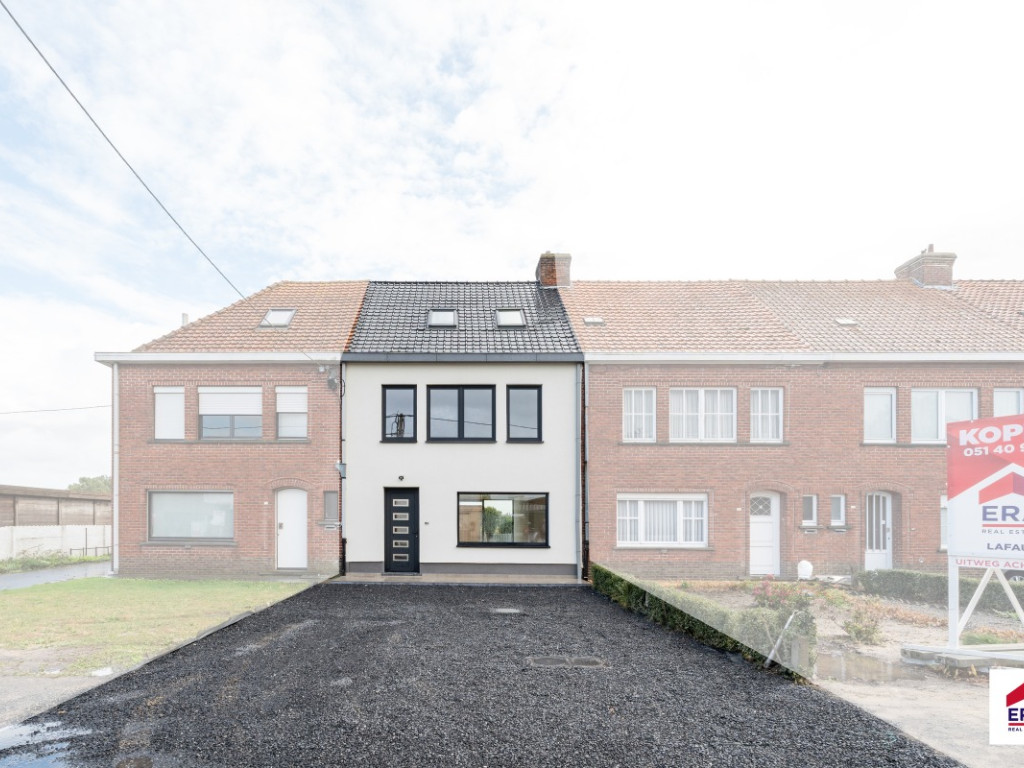 Leegstraat - 157 - - 8780