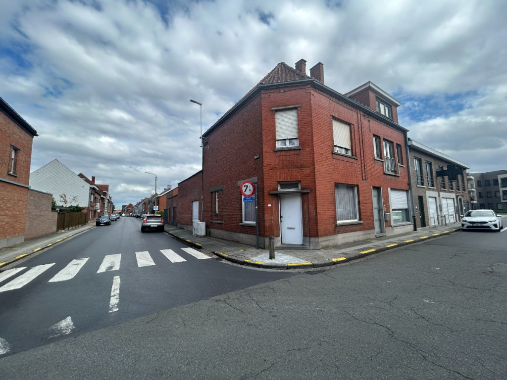 Roeselarestraat - 104 - - 8560