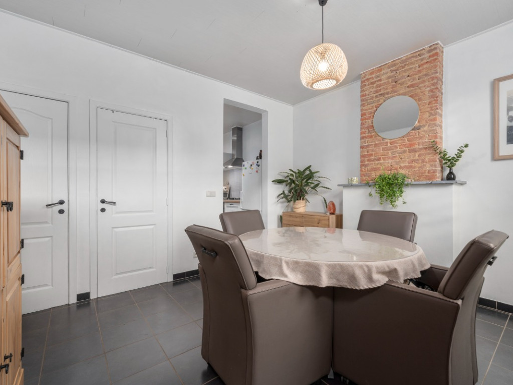 Damstraat - 122 - - 9220