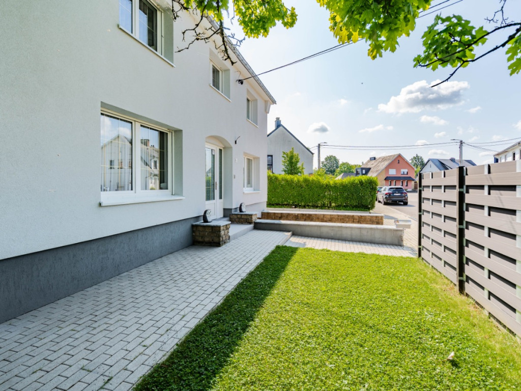 Rue Bovesse - 28 - - 6791