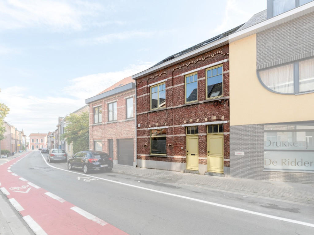Stationsstraat - 38 - - 1745