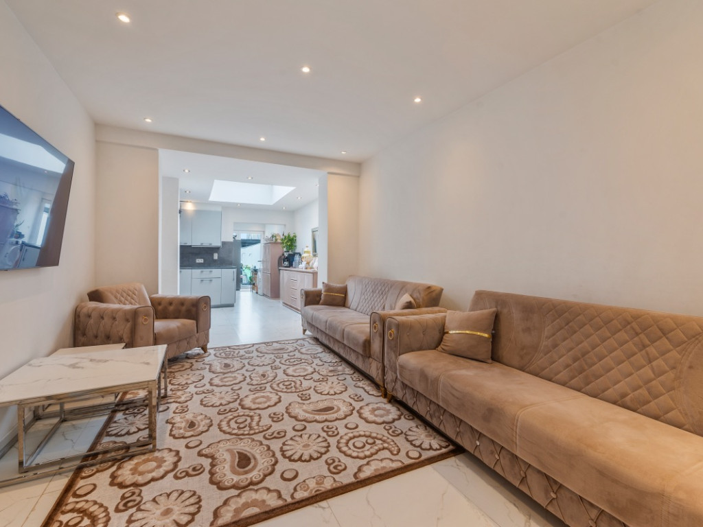 Plezantstraat - 379 - - 9100