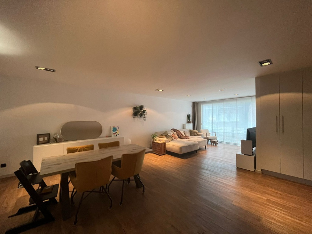 Dorpsstraat - 102 - - 2960