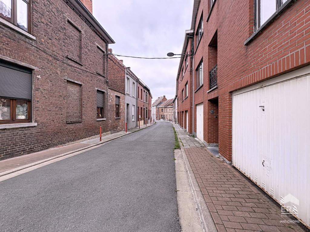 Rue du Sac - 74 - 1er gauche - 7850