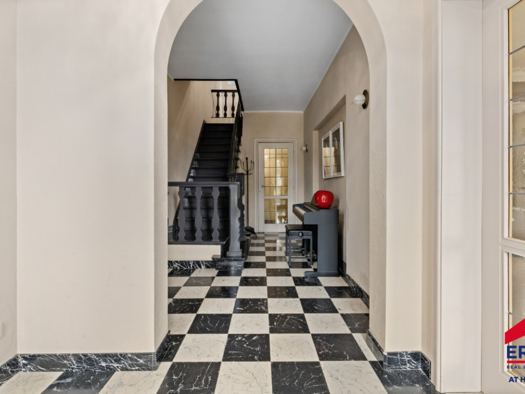 Frezenbergstraat - 104 + 104A - - 8980