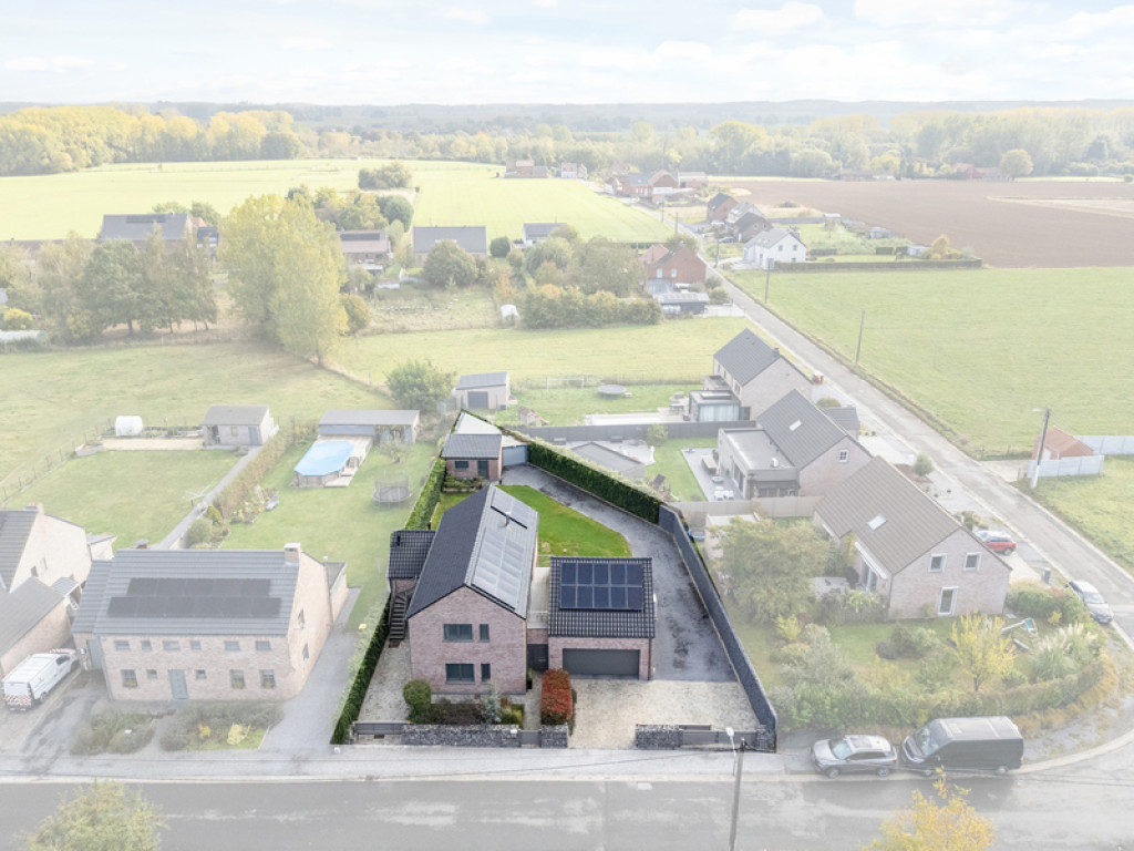 Rue d'Erbaut - 53 - - 7870