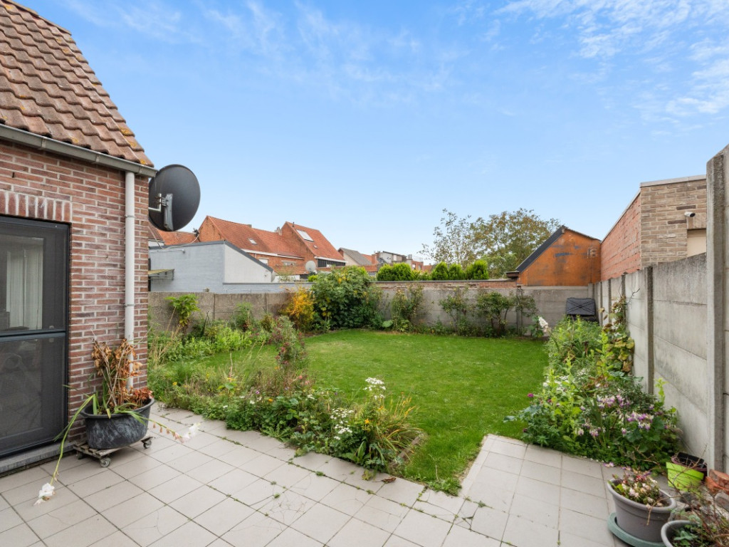 Burgemeester Van Ackerwijk A - 1 - - 9240