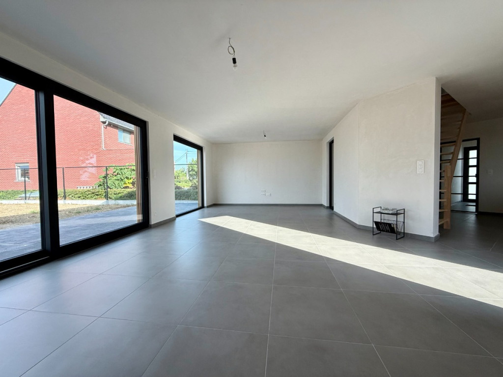 Menenstraat - 244 - - 8940