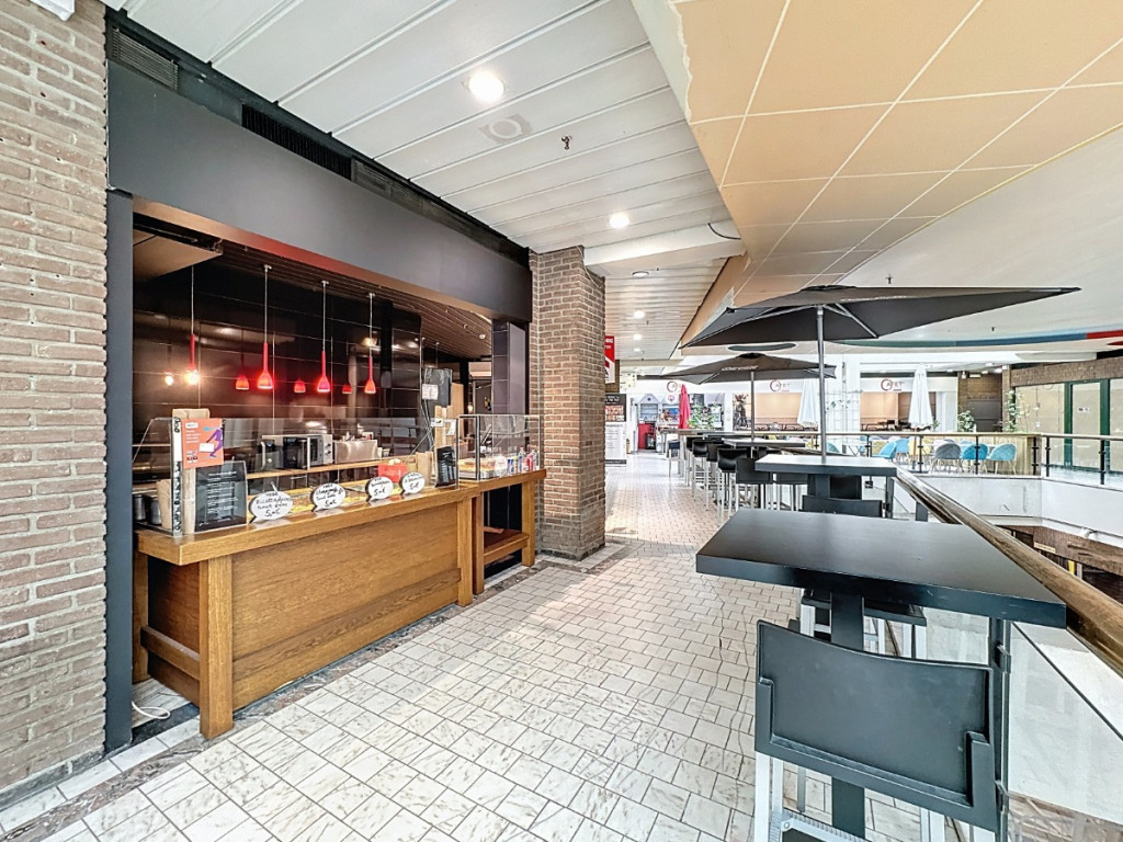 Place de la République Française - 33 - 70 - REZ R70 - 4000