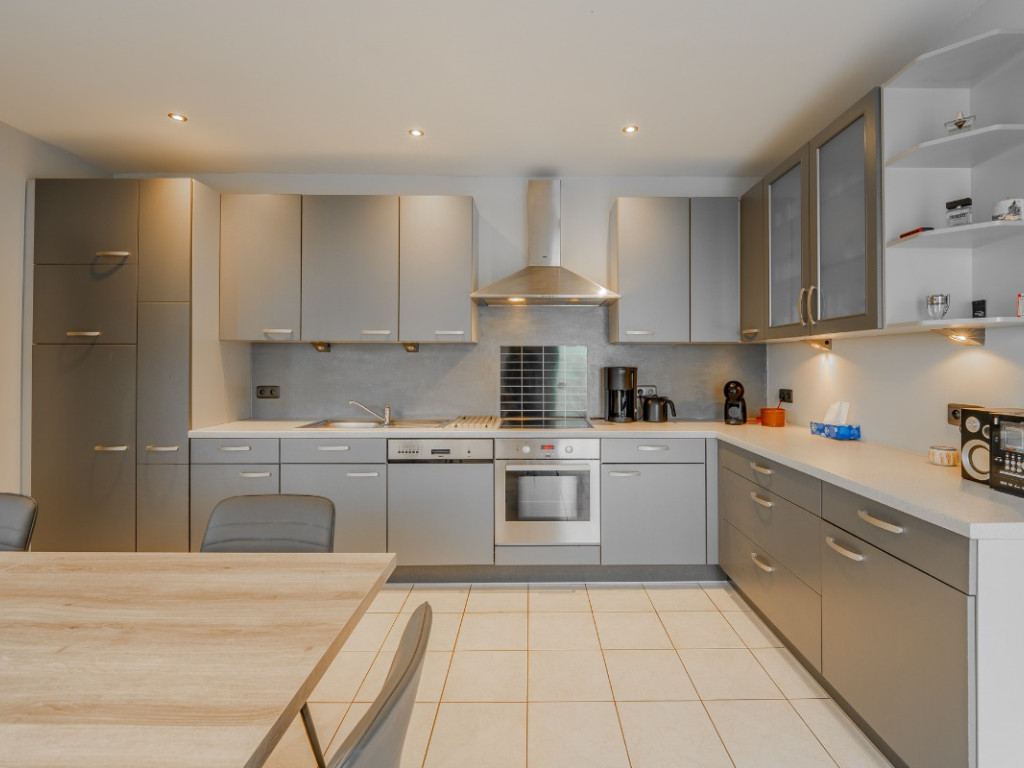 Rue de l'Arbre Saint-Michel - 347 - - 4400