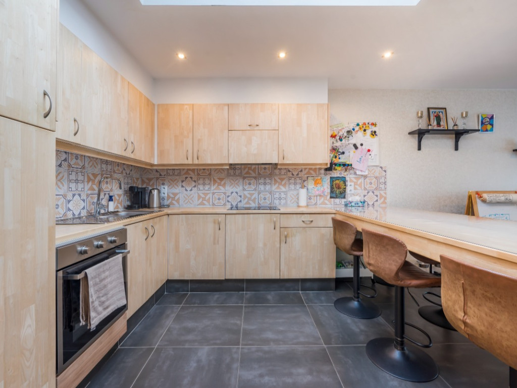 Heistraat - 142 - - 9100