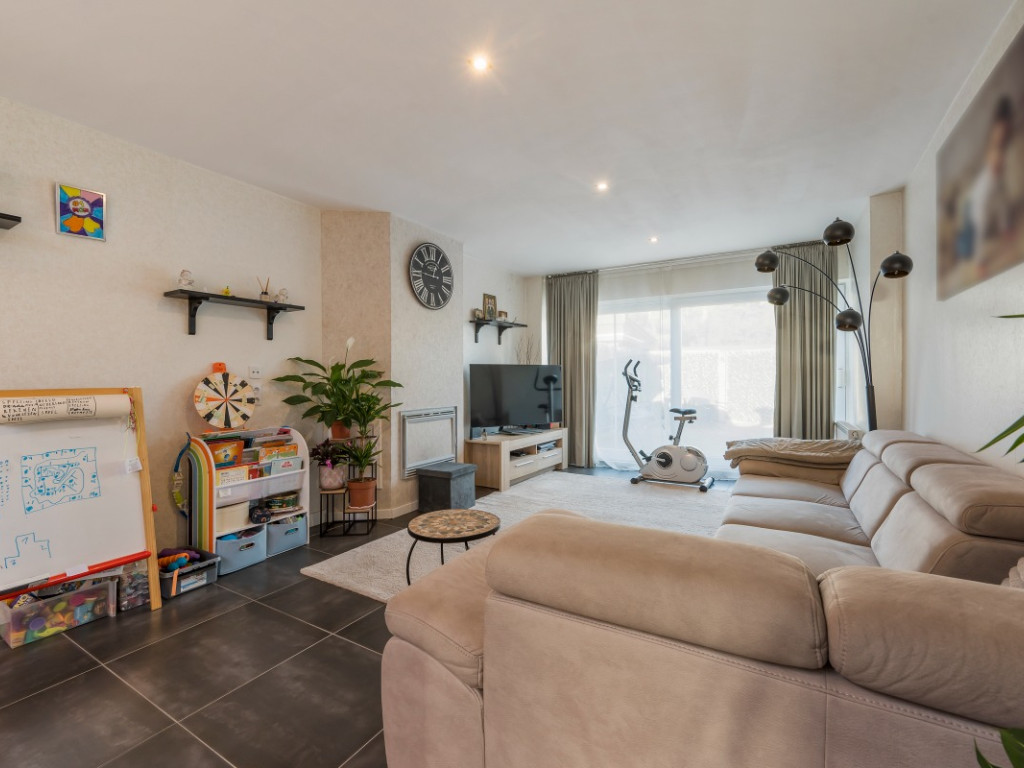 Heistraat - 142 - - 9100