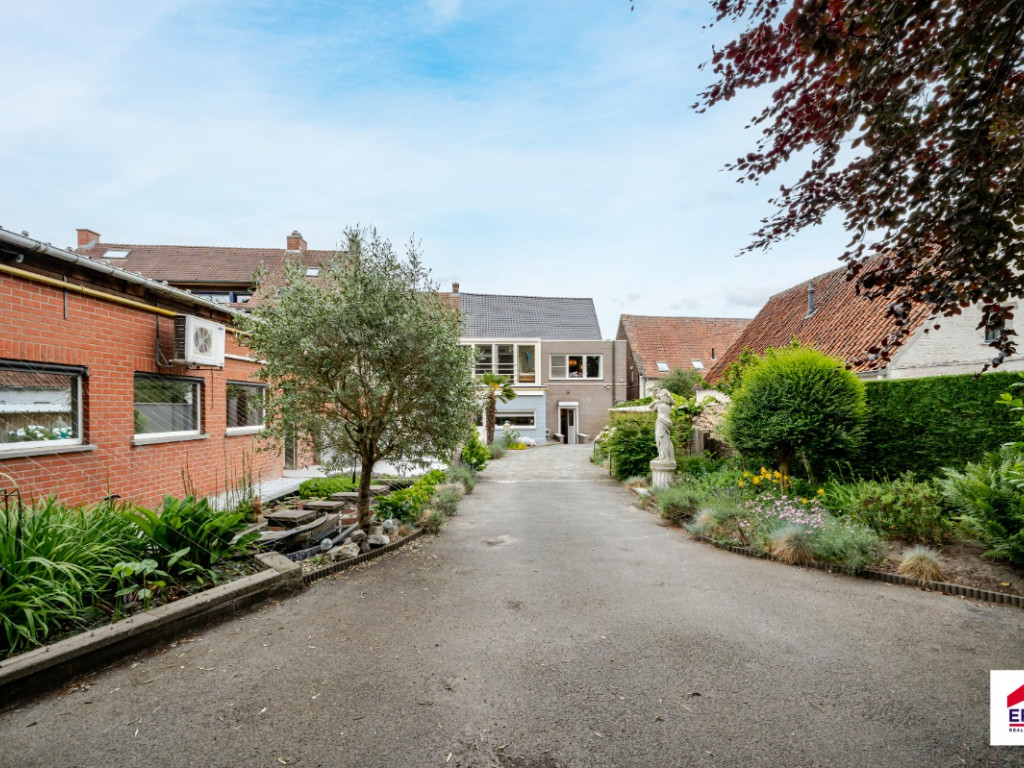 Stationsstraat - 231 - - 9880