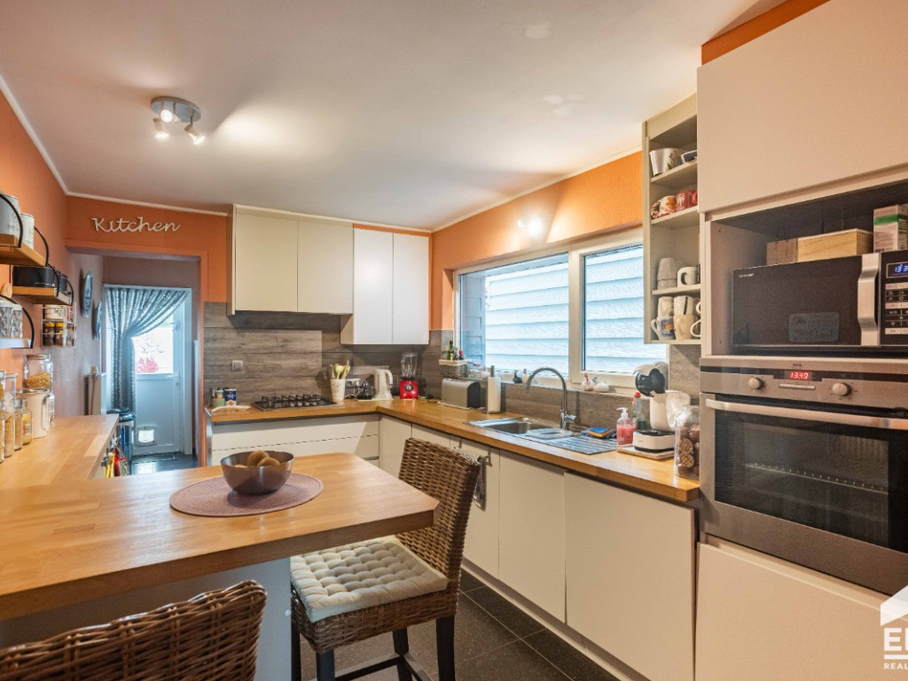 Dokter Jozef Kluyskensstraat - 36 - - 9300