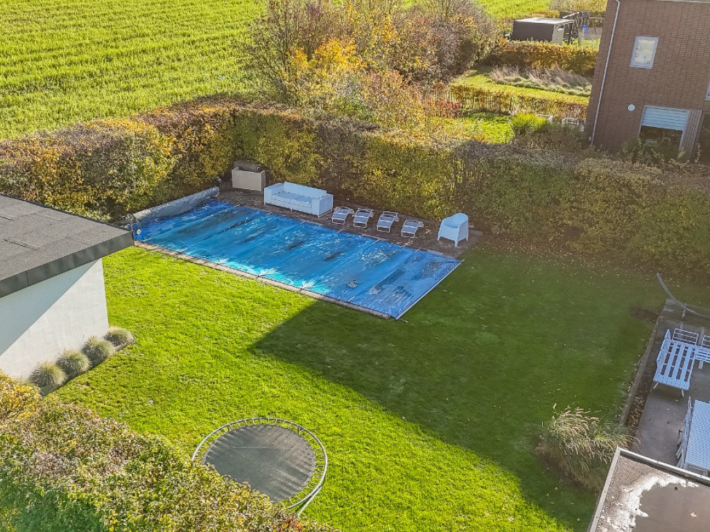 Rue Rochamps - 8 - - 4540