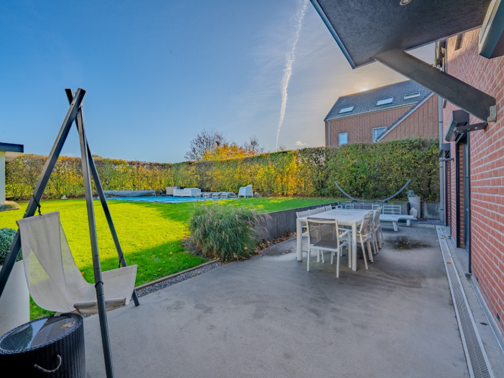 Rue Rochamps - 8 - - 4540