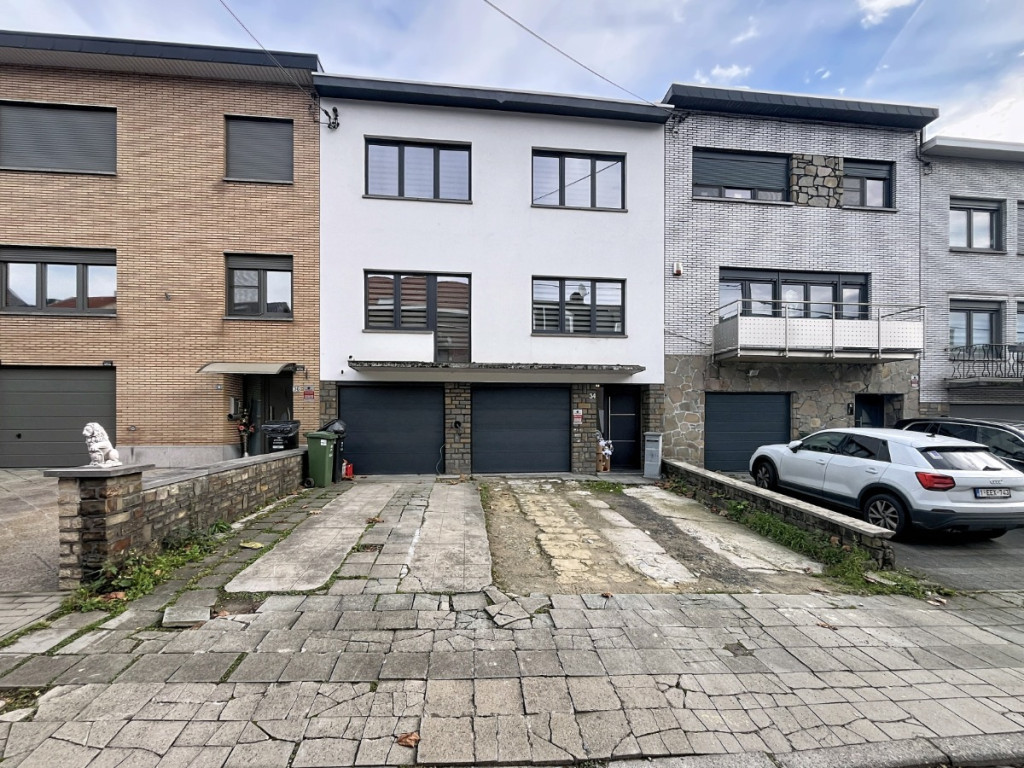 Rue du Centre - 34 - - 4420