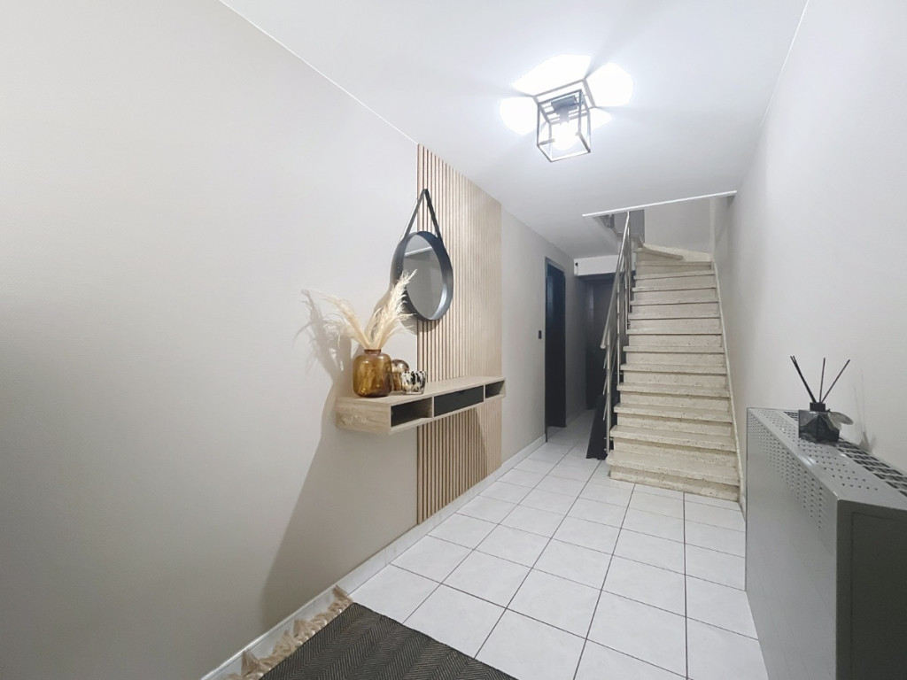 Rue du Centre - 34 - - 4420