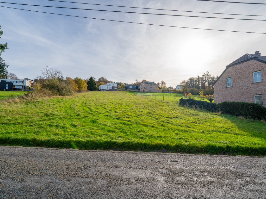 Rue les Tiennes - +18 - - 5100