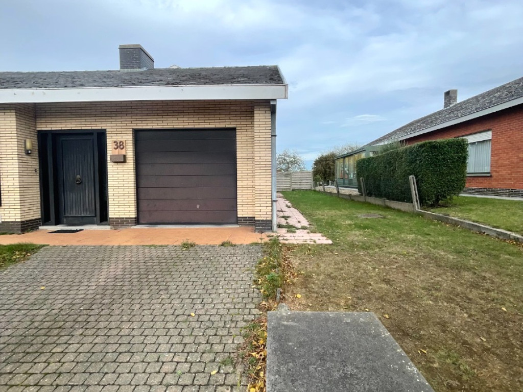 Kerkhofblommenstraat - 38 - - 8840