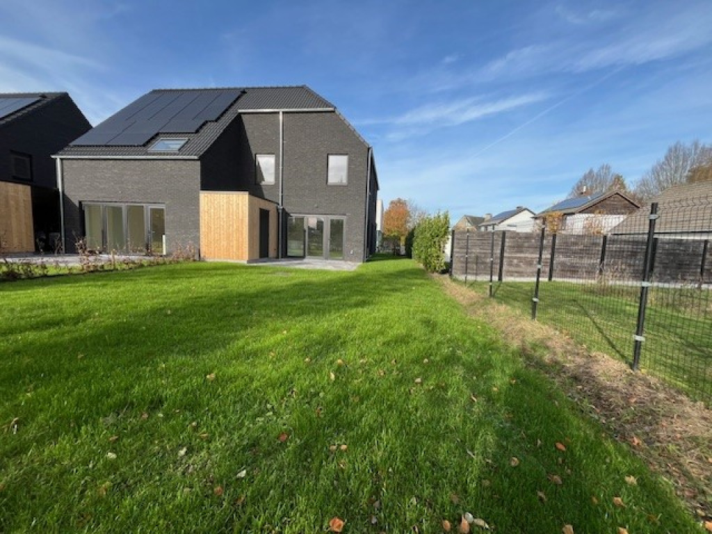 Ti Van Schellestraat - 14-15-16 - - Lot 101 - 2323