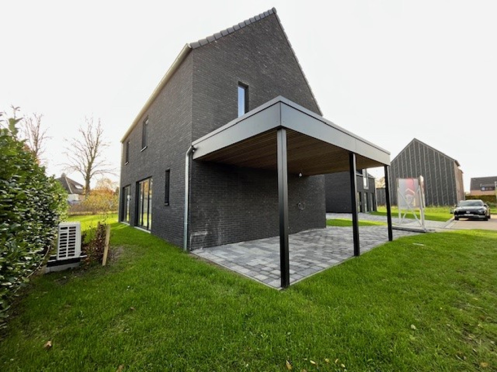 Ti Van Schellestraat - 14-15-16 - - Lot 101 - 2323