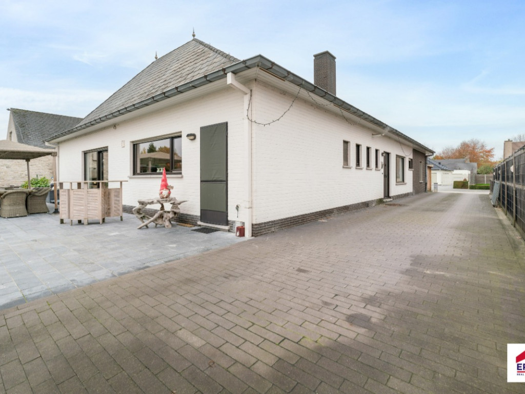 Museumstraat - 28 - - 9881