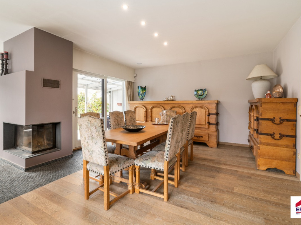 Museumstraat - 28 - - 9881