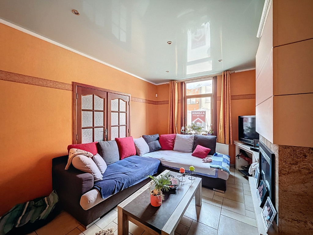 Rue Arthur Descamps - 77 - - 7340