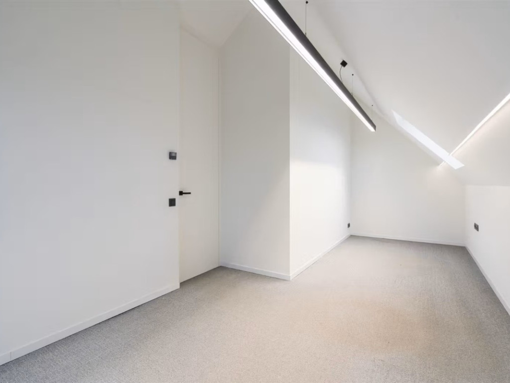 Kortrijksesteenweg - 1 - - 8530