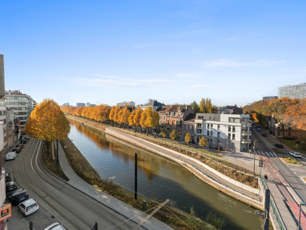 Coupure Rechts - 944 - - 9000