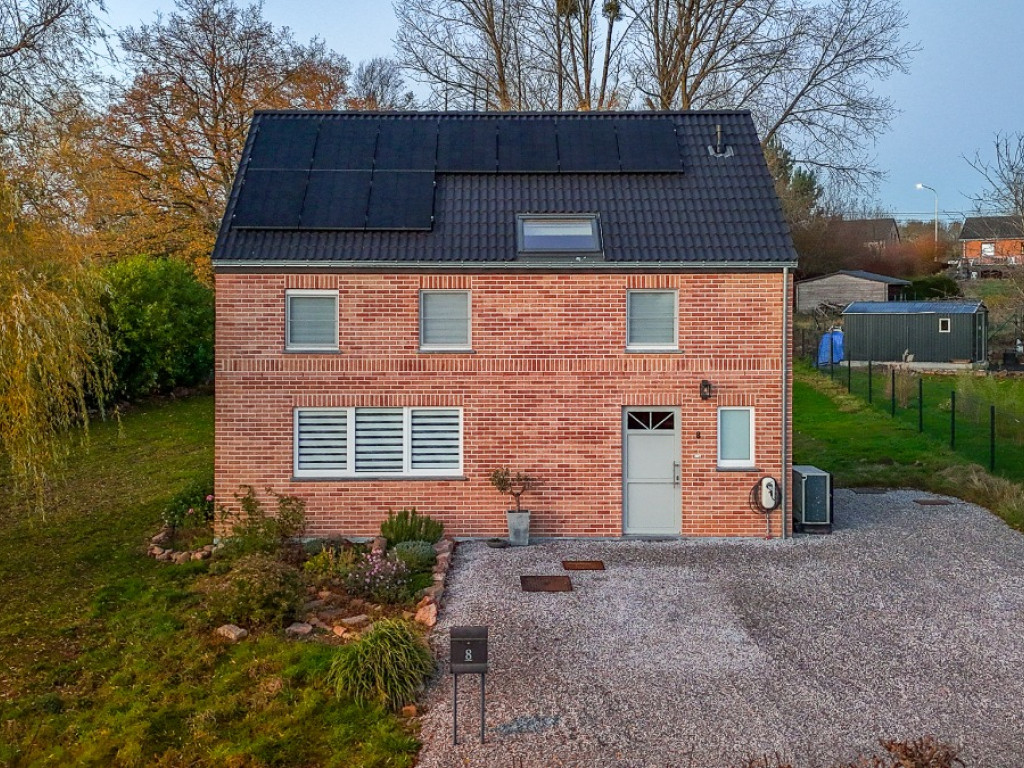 Rue de la Tour - 8 - - 5170