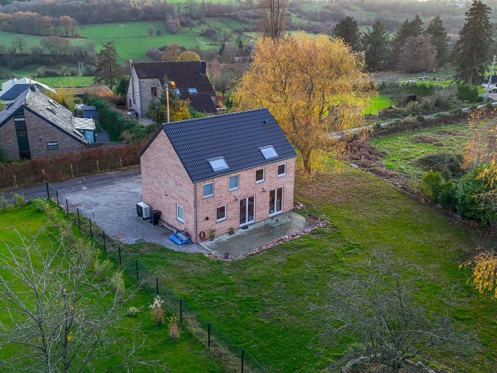 Rue de la Tour - 8 - - 5170