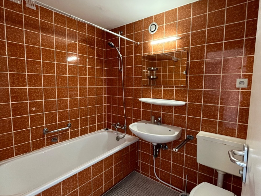 Rue Grétry - 48 - 068 - 4020